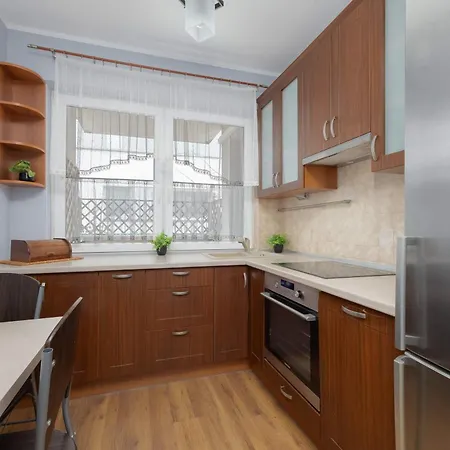 Unique With Air Conditioning And Underground Parking By Renters شقة وارسو