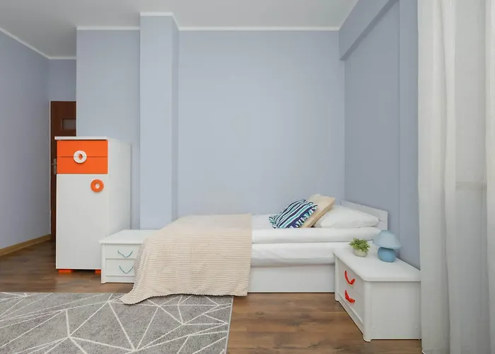 Unique With Air Conditioning And Underground Parking By Renters شقة