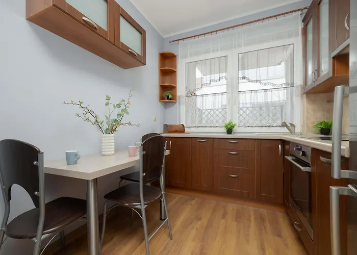 Unique With Air Conditioning And Underground Parking By Renters