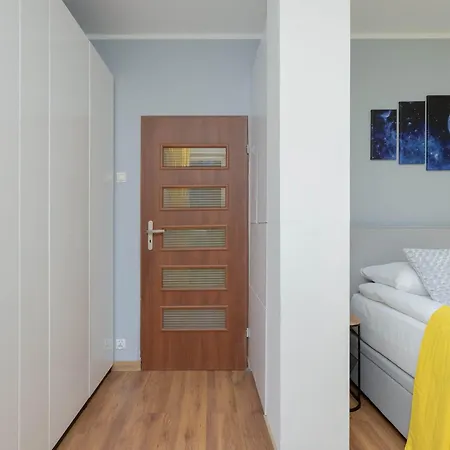 Unique With Air Conditioning And Underground Parking By Renters Apartament