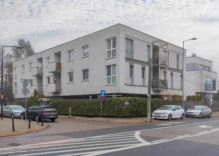 Unique With Air Conditioning And Underground Parking By Renters Warszawa