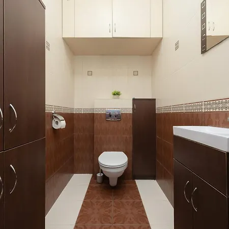 Unique With Air Conditioning And Underground Parking By Renters Варшава